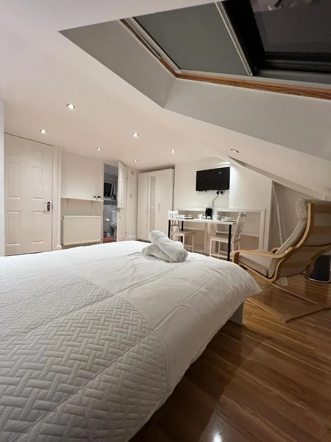 Hotel 93 West Road London