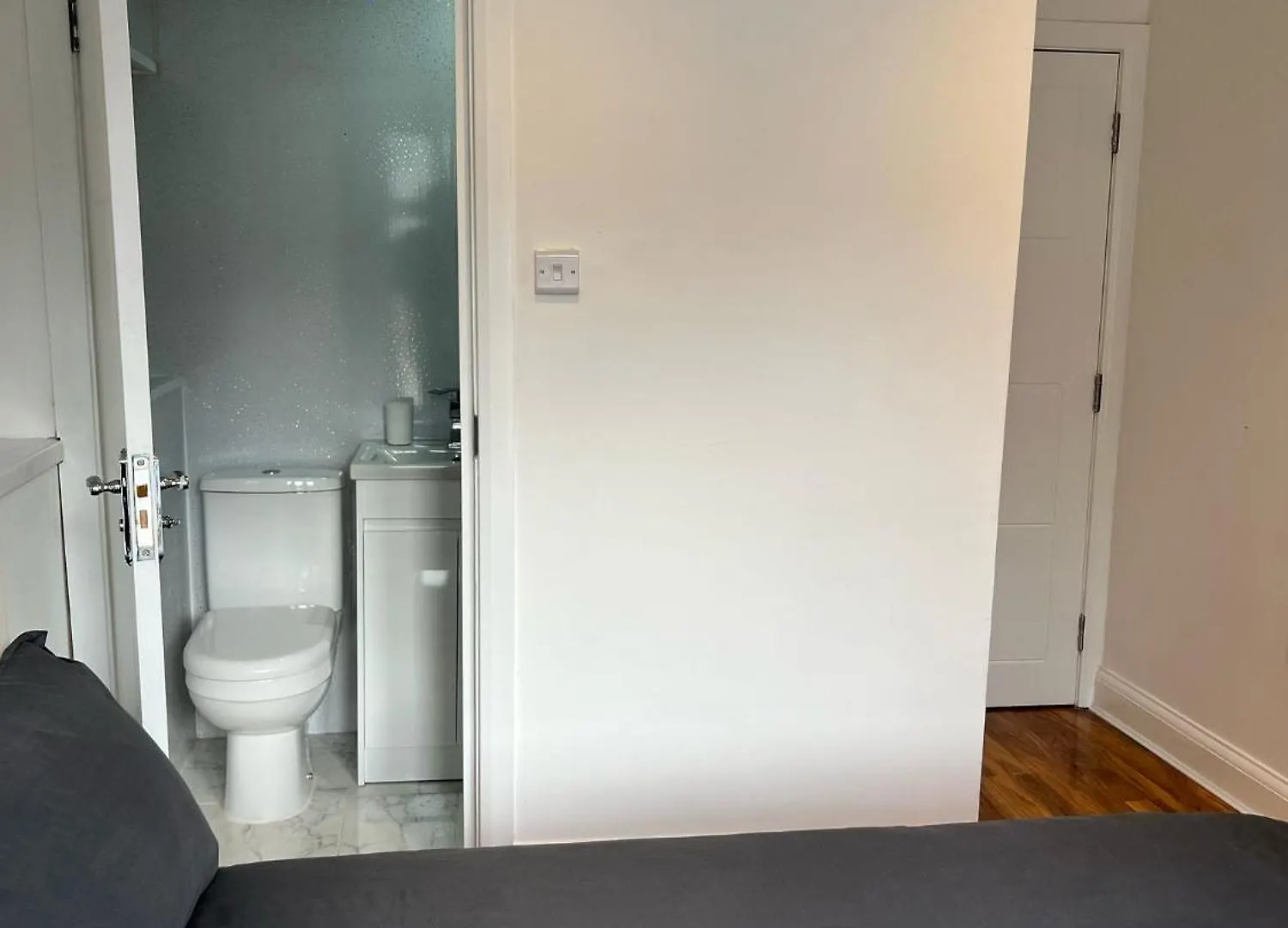 Hotel 93 West Road London 0*,